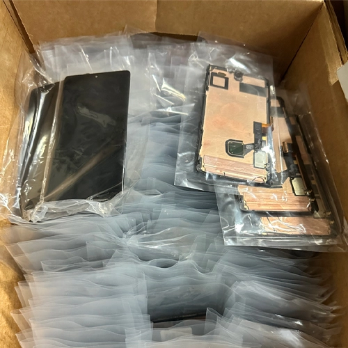 گوگل LCD اسکرینوں کا استعمال کیا
